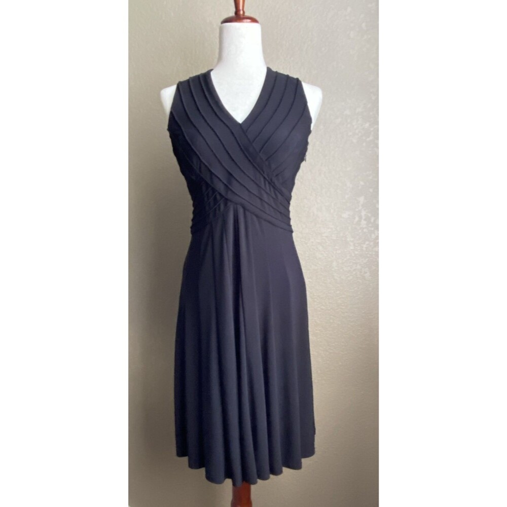 Jones New York Women's Petite 4P Black Sleeveless V Neck Fit Flare Dress Midi